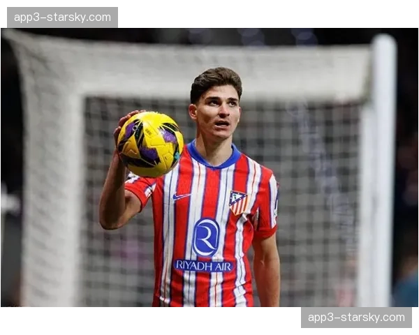 西蒙尼经典4-4-2铁血防反，紧凑防守应对巴萨攻势