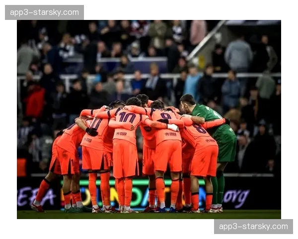 巴萨亚马尔两助攻一球，边路突破丰富控场进攻维度